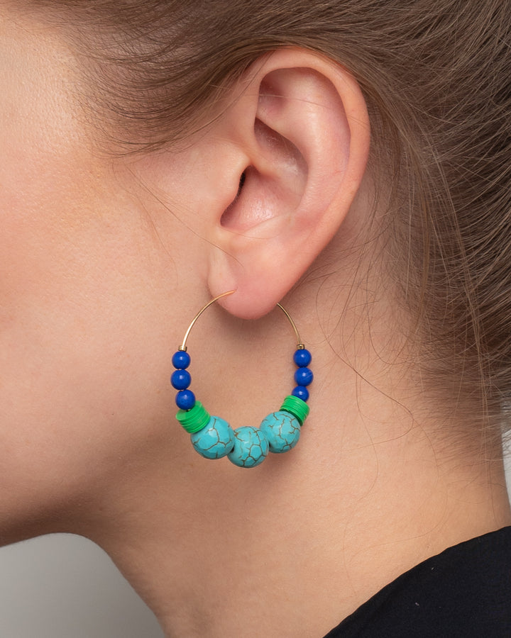 Creolen mit türkisen und blauen Perlen