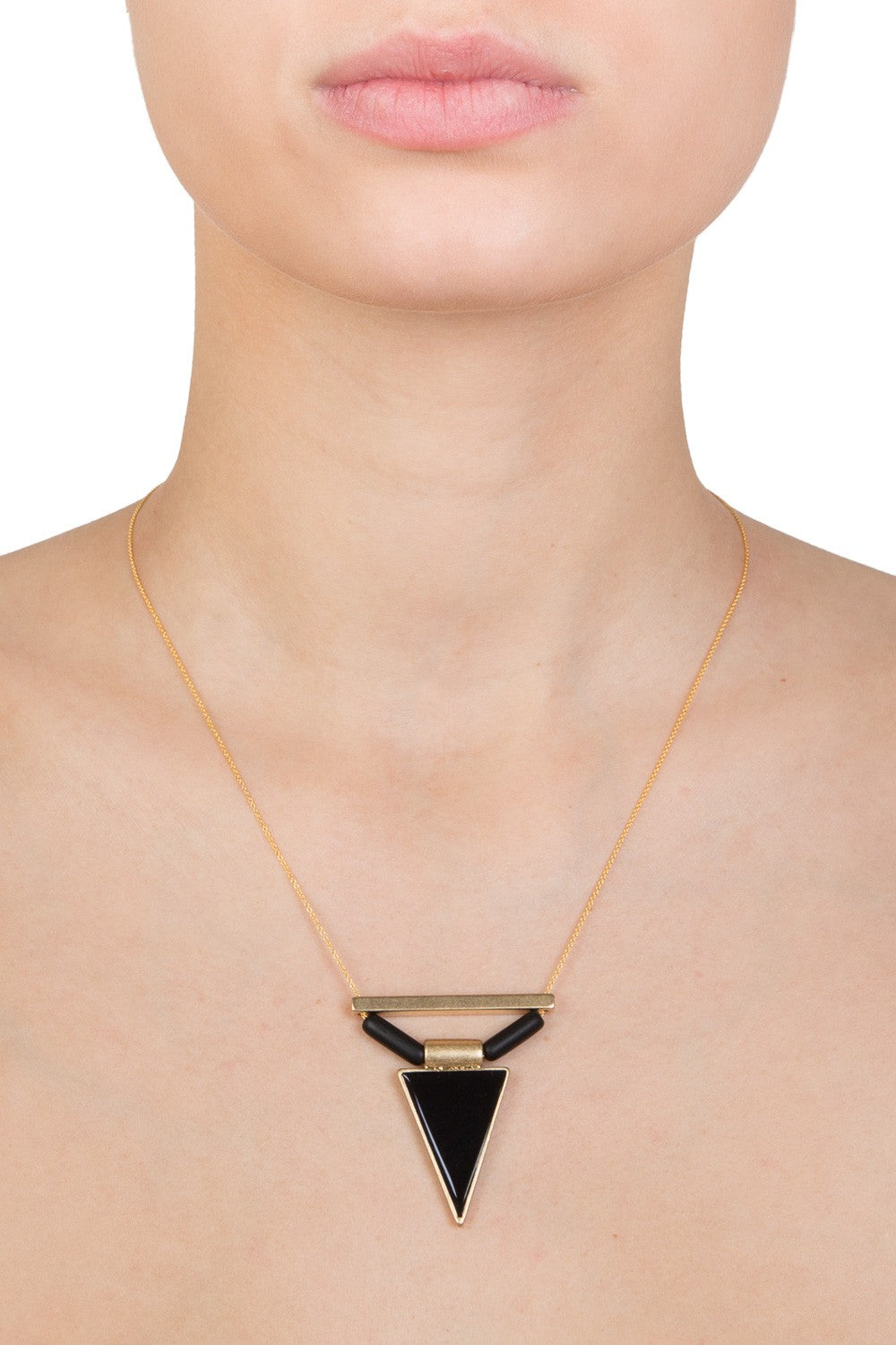 Halskette mit schwarzem Emaille Anhänger
