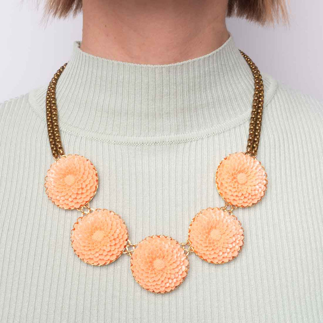 Halskette Boho - Korallengeschnitzte Blumen