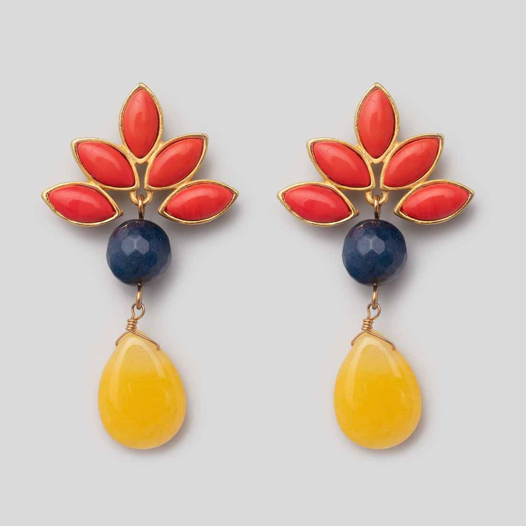 Ohrstecker mit Blüte und Jadetropfen - Blau und Gelb