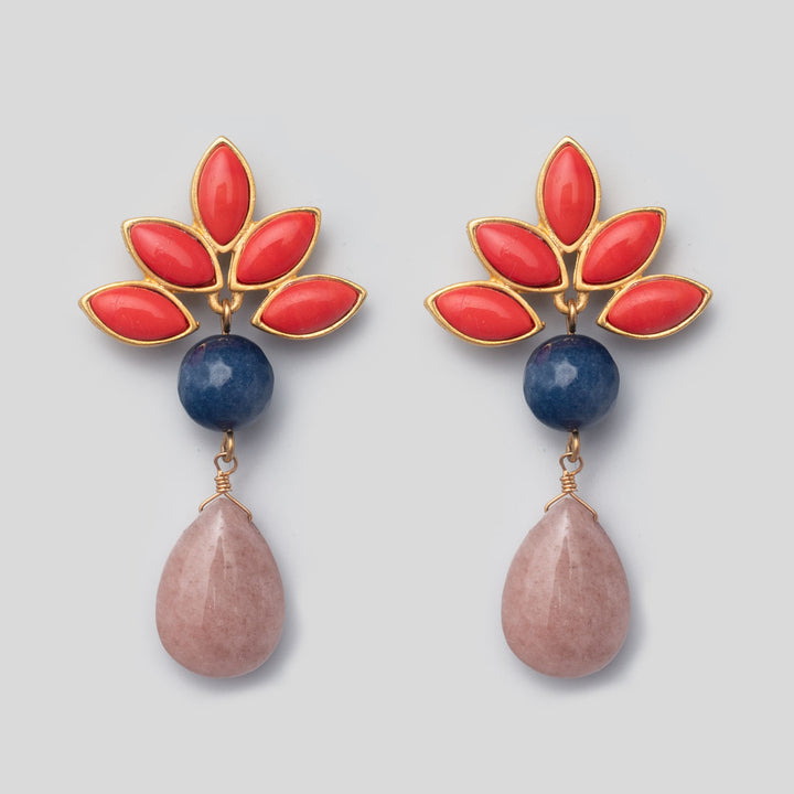 Ohrstecker mit Blüte und Jadetropfen - Blau und Nude