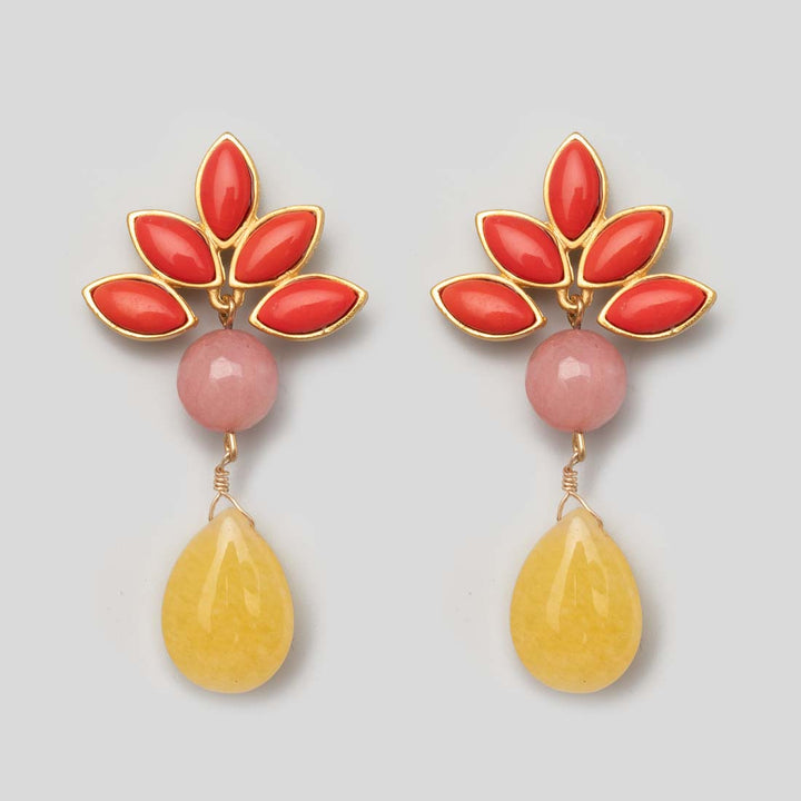 Ohrstecker mit Blüte und Jadetropfen - Rose und Gelb