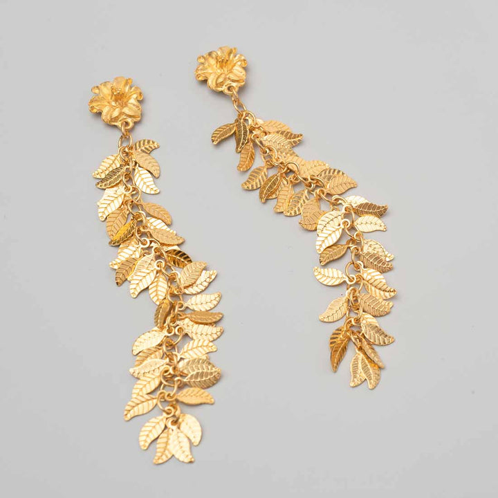 Ohrstecker Blossom - Lange Goldblätter