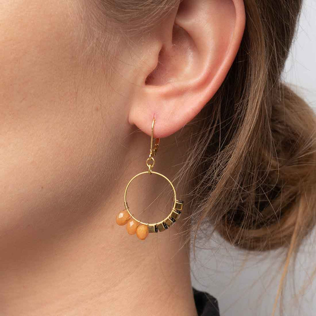 Ohrhänger mit Messingring, Jadeperlen und Messingnuggets